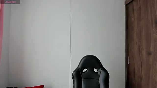 Snapshot of Electraa_fox chatting on 02-25-25, 02:26 Electraa fox online show from 02-25-25, 02:26