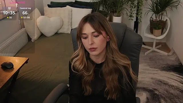 Sophie Enzo online show from 12-01-25, 09:37