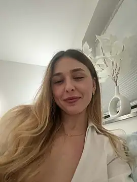 Sophie Enzo online show from 03-01-25, 04:04