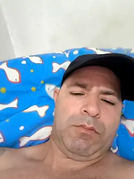 Marciogrei online show from 10-31-25, 04:25