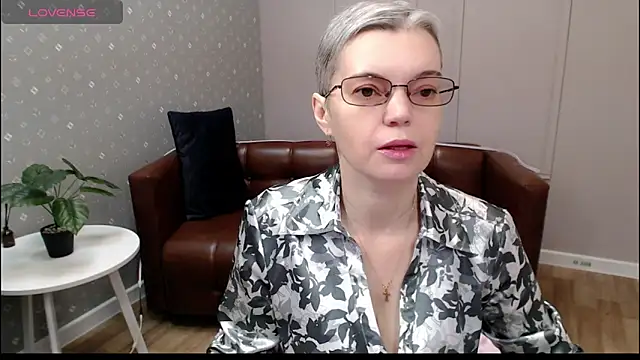 Cutie Erikaa1 online show from 12-19-25, 02:15