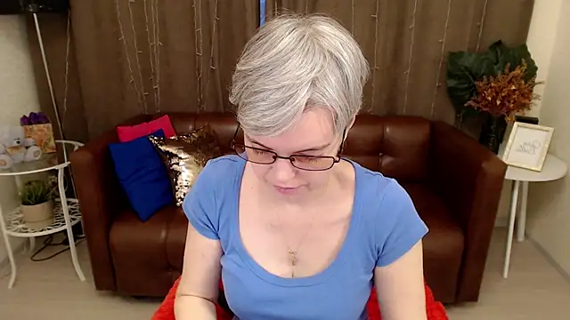 Cutie Erikaa1 online show from 03-19-25, 02:27