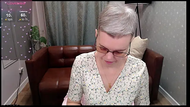 Cutie Erikaa1 online show from 11-13-25, 02:15