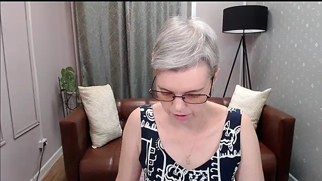 Cutie Erikaa1 online show from 10-26-25, 02:12