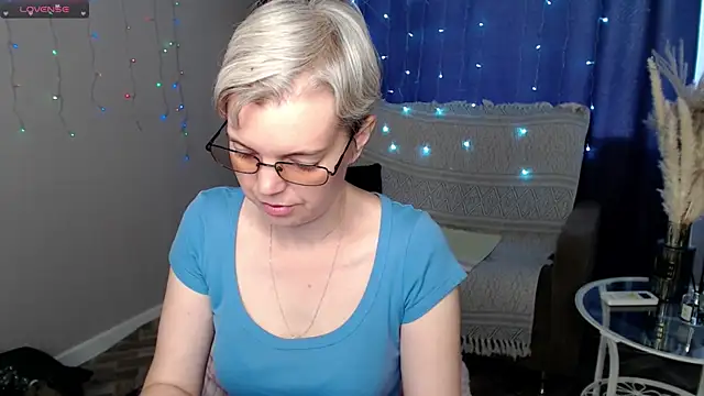 Cutie Erikaa1 online show from 05-30-26, 02:18