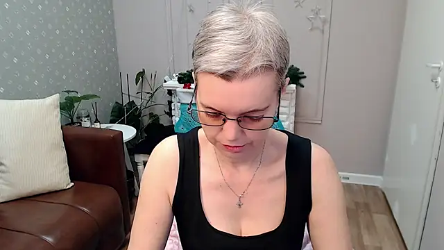 Cutie Erikaa1 online show from 01-08-26, 02:28