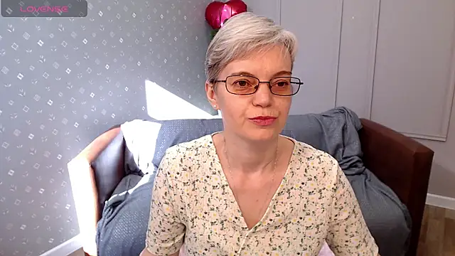 Cutie Erikaa1 online show from 05-17-26, 03:39