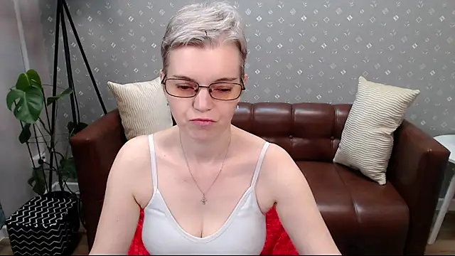 Cutie Erikaa1 online show from 09-21-25, 02:17