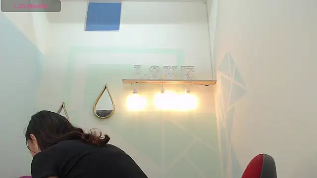 Mia-kalinfa online show from 02-04-25, 12:11