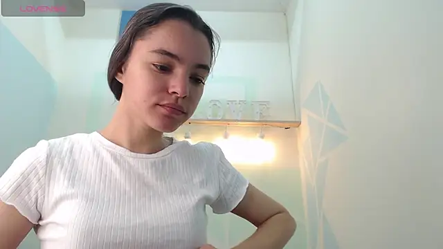 Mia-kalinfa online show from 02-21-25, 01:11