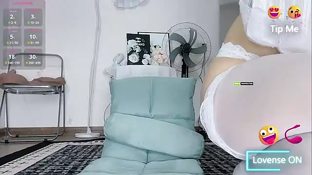 momo-5952 online show from 10-21-25, 03:00