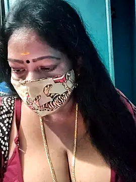 Snapshot of maniisha chatting on 02-18-26, 11:06 maniisha online show from 02-18-26, 11:06