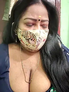 Snapshot of maniisha chatting on 09-19-25, 10:03 maniisha online show from 09-19-25, 10:03