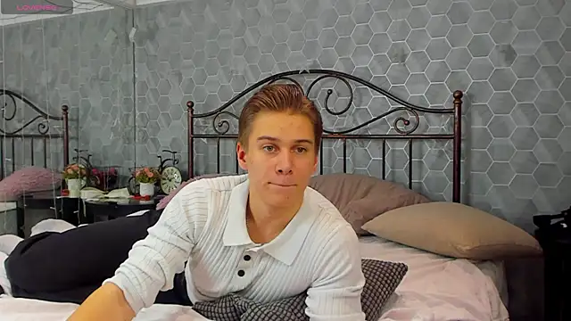 Marcus Swampov online show from 12-22-24, 02:28