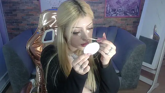 Kitty fox b online show from 02-25-25, 01:00