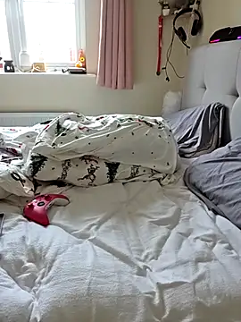 Tallulah-mae-xoxox online show from 11-22-25, 11:20