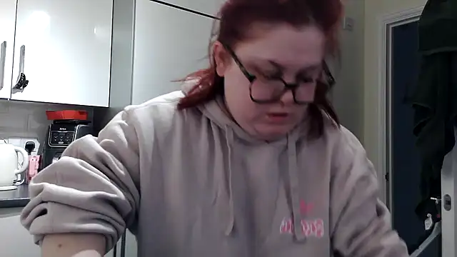 Snapshot of Tallulah-mae-xoxox chatting on 03-03-25, 06:46 Tallulah-mae-xoxox online show from 03-03-25, 06:46