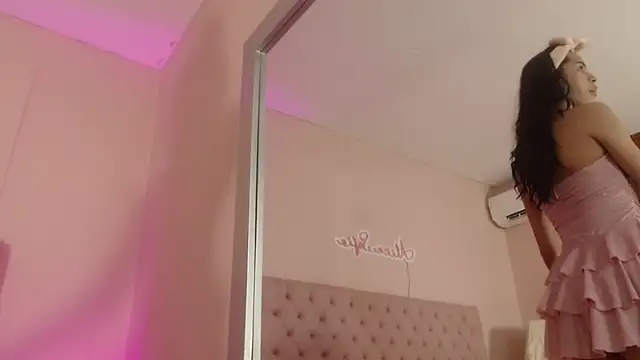 alice sofia online show from 10-30-25, 02:04