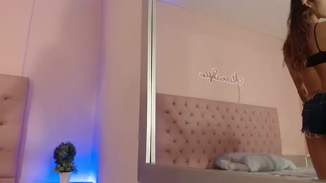 alice sofia online show from 10-16-25, 01:30