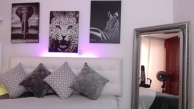 valery-rivas online show from 11-04-25, 07:39