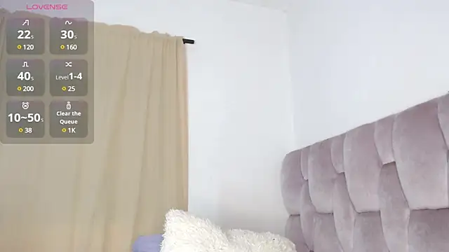 Snapshot of Romiinajackson chatting on 02-18-25, 02:27 Romiinajackson online show from 02-18-25, 02:27