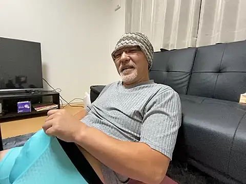 Snapshot of Grandpa29hijii chatting on 10-24-25, 01:21 Grandpa29hijii online show from 10-24-25, 01:21