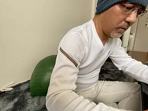 Snapshot of Grandpa29hijii chatting on 03-01-25, 03:53 Grandpa29hijii online show from 03-01-25, 03:53