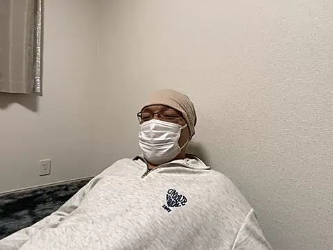 Snapshot of Grandpa29hijii chatting on 02-16-25, 12:10 Grandpa29hijii online show from 02-16-25, 12:10