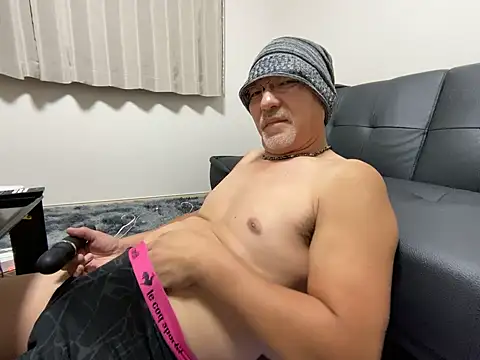 Snapshot of Grandpa29hijii chatting on 09-30-25, 01:39 Grandpa29hijii online show from 09-30-25, 01:39