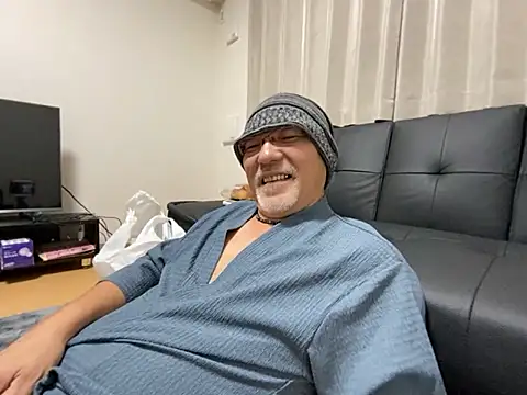 Snapshot of Grandpa29hijii chatting on 10-10-25, 01:12 Grandpa29hijii online show from 10-10-25, 01:12