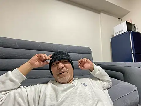 Snapshot of Grandpa29hijii chatting on 03-08-25, 01:25 Grandpa29hijii online show from 03-08-25, 01:25