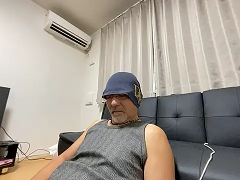 Snapshot of Grandpa29hijii chatting on 10-12-25, 01:56 Grandpa29hijii online show from 10-12-25, 01:56