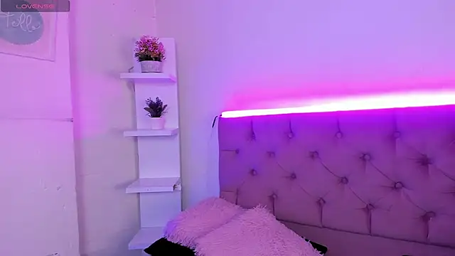 Snapshot of Triipsy chatting on 02-20-25, 11:10 Triipsy online show from 02-20-25, 11:10