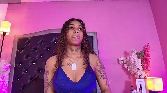 Snapshot of Triipsy chatting on 09-18-25, 07:39 Triipsy online show from 09-18-25, 07:39