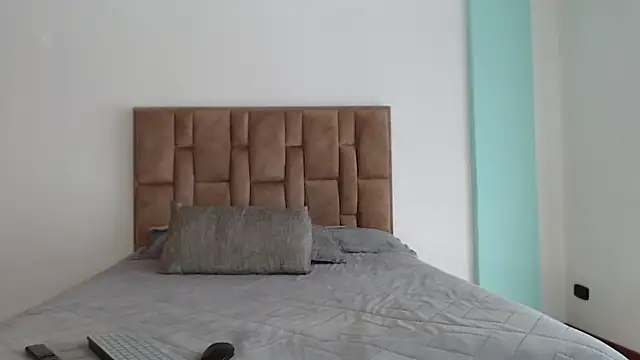 aleejhandraa online show from 09-26-25, 08:27