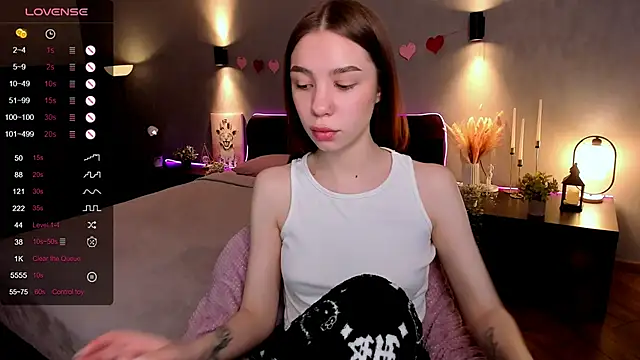 Snapshot of MilliBrown_ chatting on 10-19-25, 06:05 MilliBrown  online show from 10-19-25, 06:05