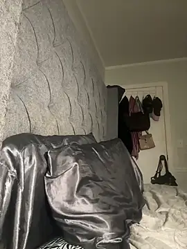 Snapshot of camiliaskye chatting on 09-14-25, 04:13 camiliaskye online show from 09-14-25, 04:13