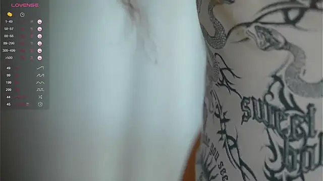 Snapshot of EvaLung777 chatting on 09-18-25, 09:12 EvaLung777 online show from 09-18-25, 09:12