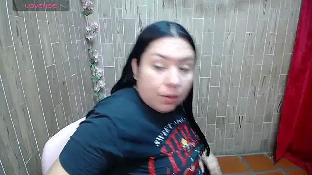 solyeria online show from 02-25-26, 02:01