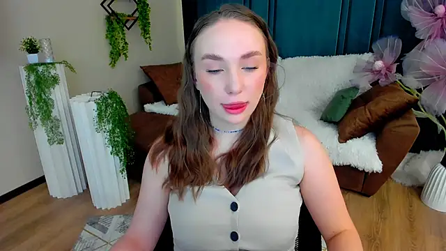 Snapshot of TrueReincarnation chatting on 05-13-26, 10:11 TrueReincarnation online show from 05-13-26, 10:11