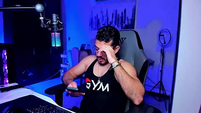 BrunoD31 online show from 12-19-25, 04:38