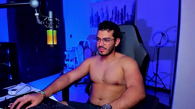 BrunoD31 online show from 11-22-25, 04:33