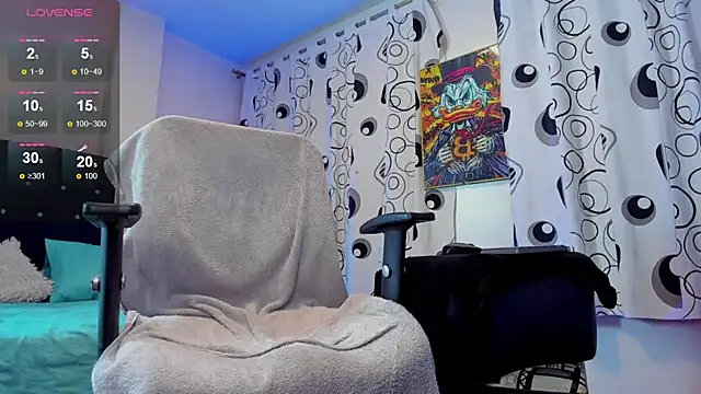 Giomar Reyes online show from 09-19-25, 04:27