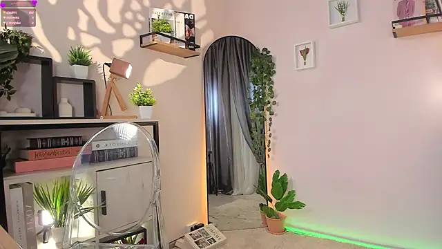 Snapshot of Lella_Ryann_ chatting on 05-15-26, 10:52 Lella Ryann online show from 05-15-26, 10:52