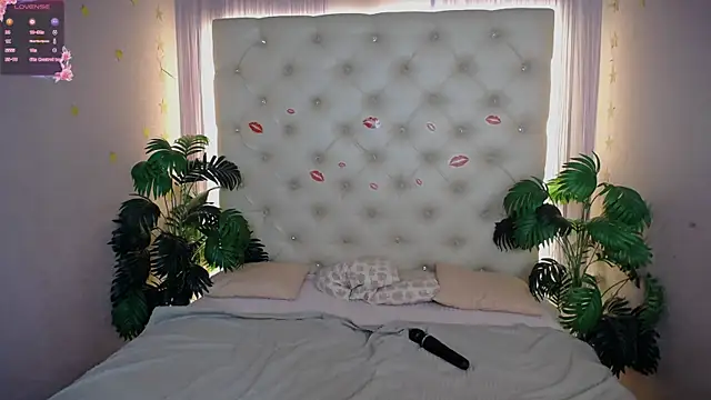 Snapshot of Lella_Ryann_ chatting on 03-09-25, 06:43 Lella Ryann online show from 03-09-25, 06:43