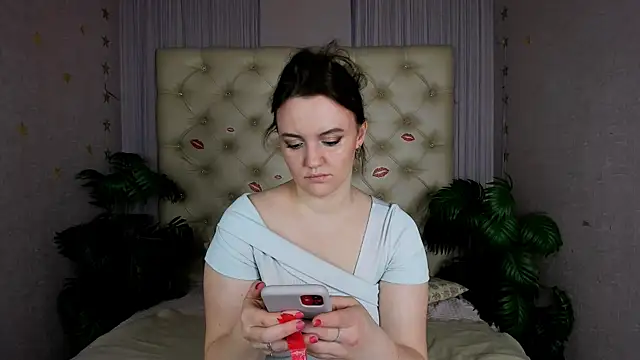 Lella Ryann  online show from 11-15-25, 01:37