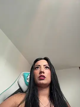 Snapshot of missycanoo chatting on 05-21-26, 07:33 missycanoo online show from 05-21-26, 07:33