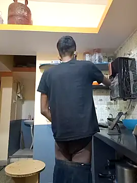 KissesBoyAD online show from 12-18-24, 04:38