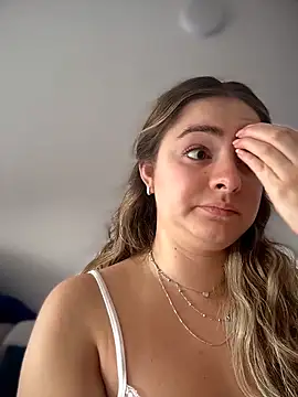 imlindapink online show from 11-14-25, 04:32