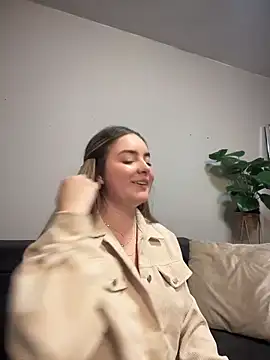 imlindapink online show from 12-17-25, 04:45